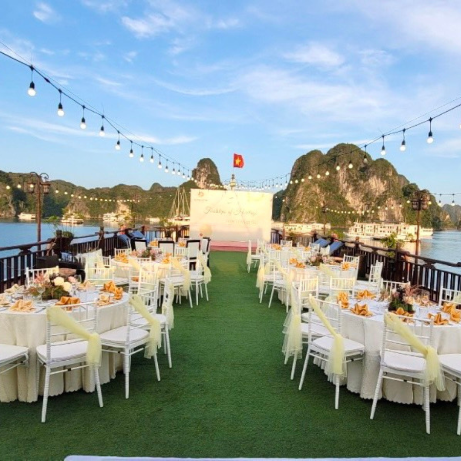 Amanda 5 Star Cruise