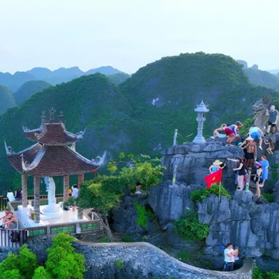 Discovery Hanoi - Hoa Lu - Tam Coc - Mua Cave - Jeep adventure 2 Days 1 Night Countryside Escape