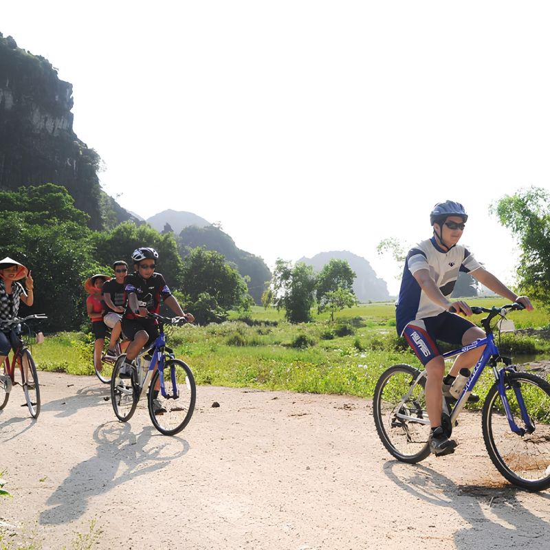 Hanoi – Bai Dinh or Hoa Lu – Trang An – Mua Cave – Tam Coc 2-Day Scenic Exploration