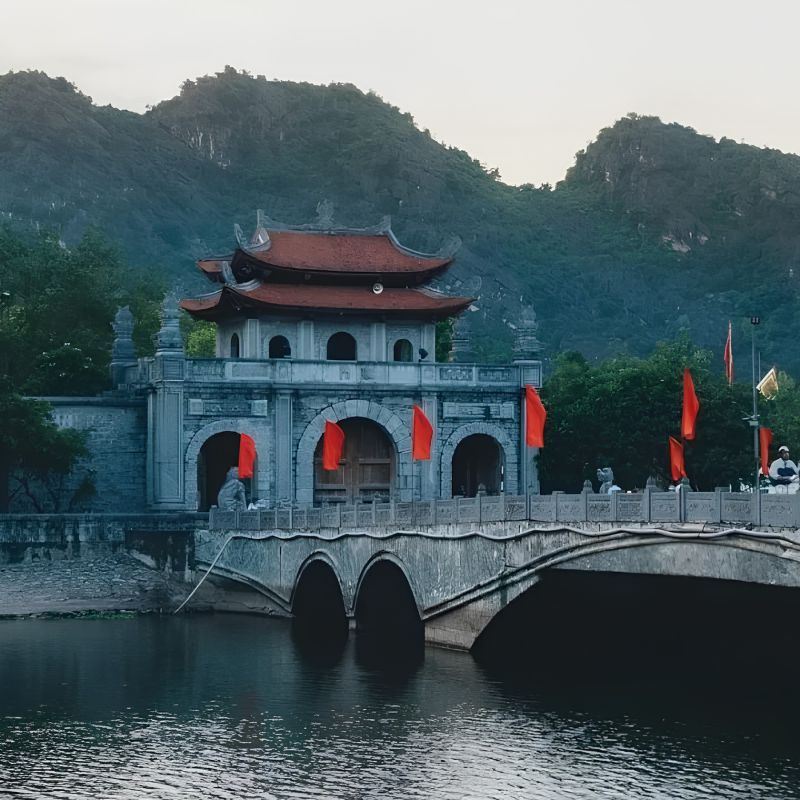 Hanoi – Hoa Lu – Cycling – Trang An Full-Day Scenic Exploration