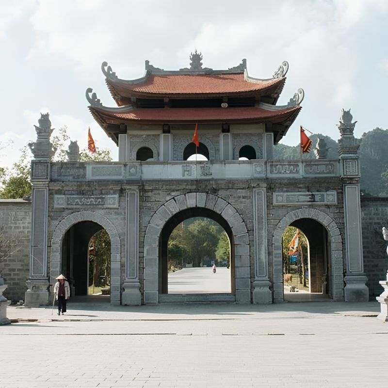 Hoa Lu Ancient Capital & Tam Coc Boat Ride - Mua Cave Panoramic Day Tour from Hanoi