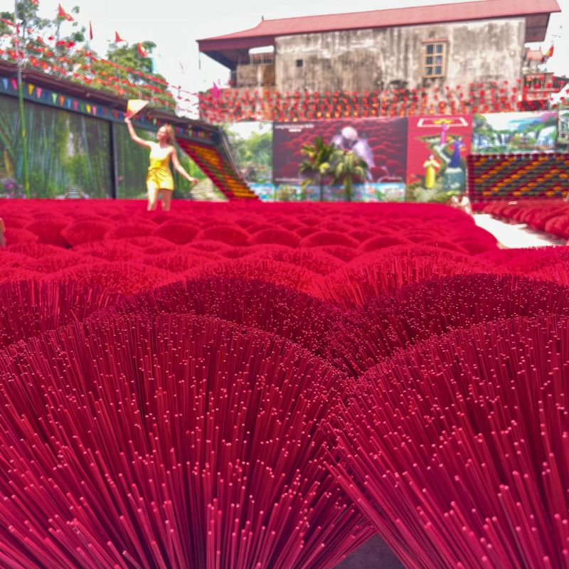 Lacquerware Village, Conical Hat Village & Incense Village Full Day Trip