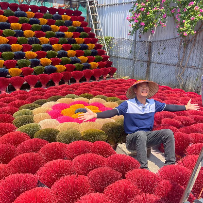 Lacquerware Village, Conical Hat Village & Incense Village Full Day Trip