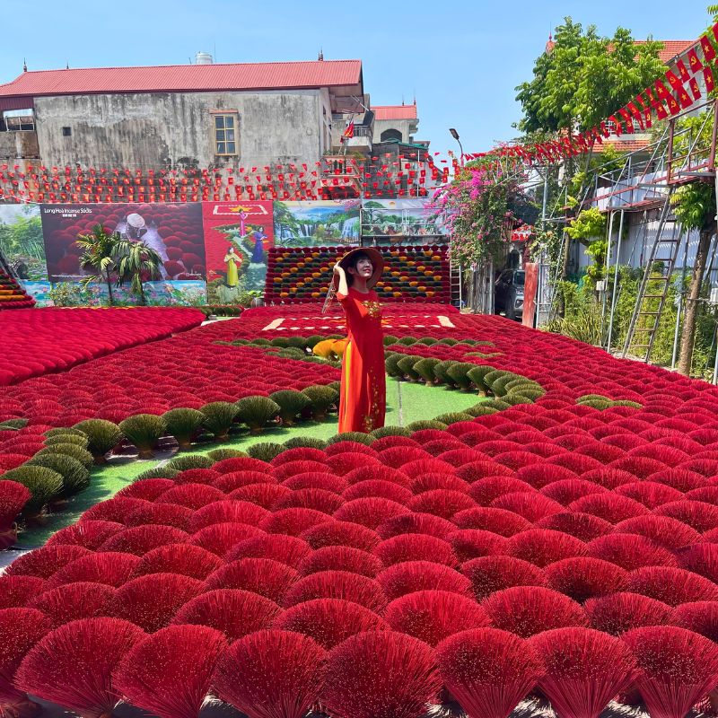 Lacquerware Village, Conical Hat Village & Incense Village Full Day Trip