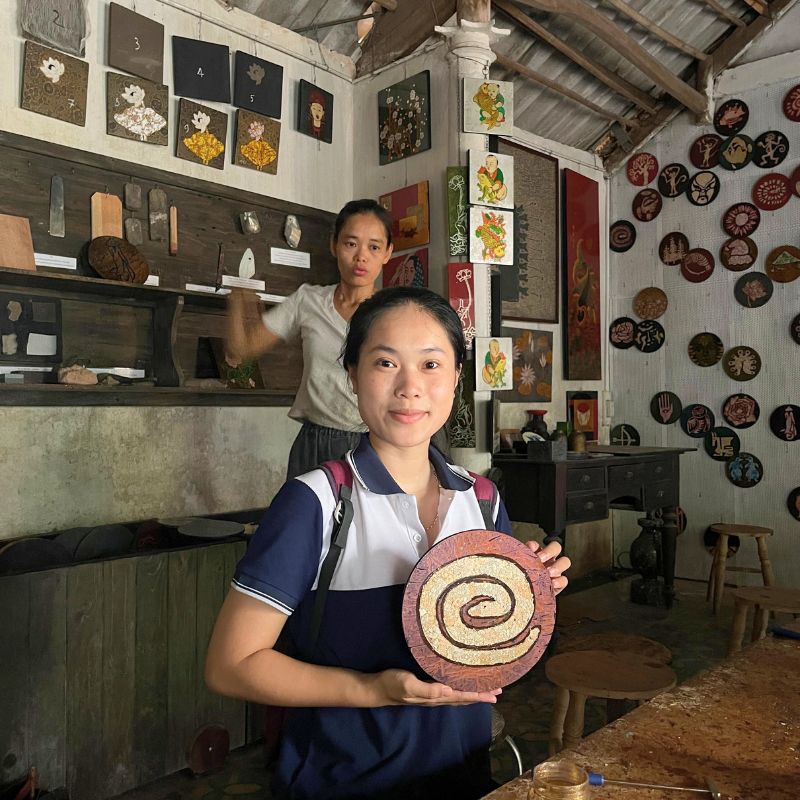 Lacquerware Village, Conical Hat Village & Incense Village Full Day Trip