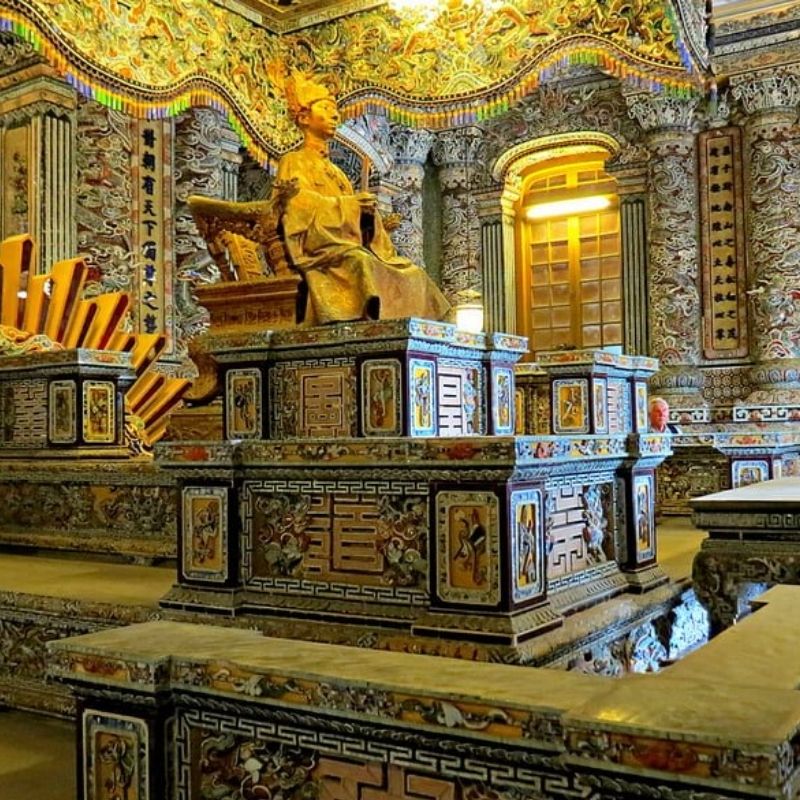 Hue Heritage and Royal Tomb Group Tour from Da Nang and Hoi An