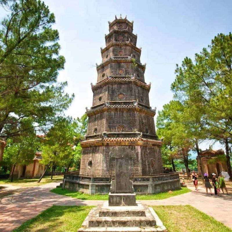 Hue Heritage and Royal Tomb Group Tour from Da Nang and Hoi An