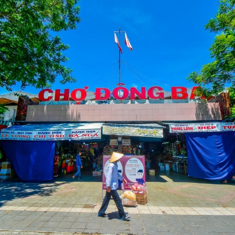 Hue Street Food Walking Tour with Local Guide ( Min 2 - Max 12 )