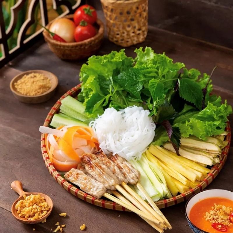 Hue Street Food Walking With Local Guide Group Tour