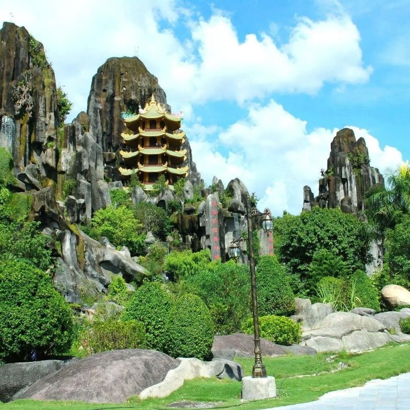 Marble Mountains & Hoi An Ancient Town Group Tour from Da Nang