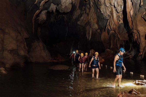 Paradise Cave & Dark Cave Exploration 1-Day Tour from Dong Hoi Phong Nha