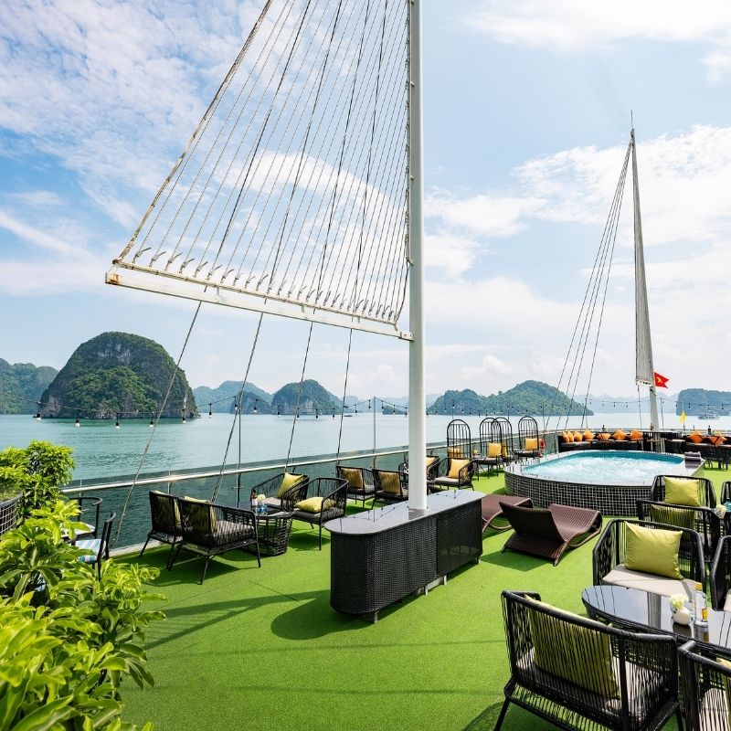 8 Days Vietnam Discovery Tour – Hanoi, Ninh Binh, Halong Bay, Da Nang, Ba Na Hills and Hoi An