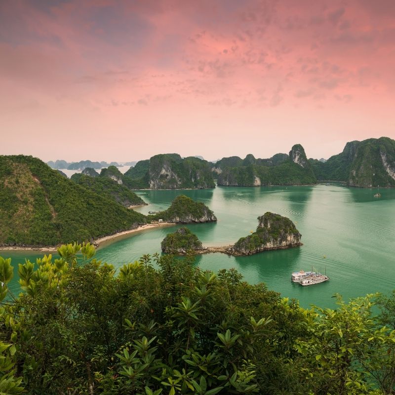 Northern Vietnam Discovery Tour 6 Days Hanoi – Ninh Binh – Sapa – Halong Bay