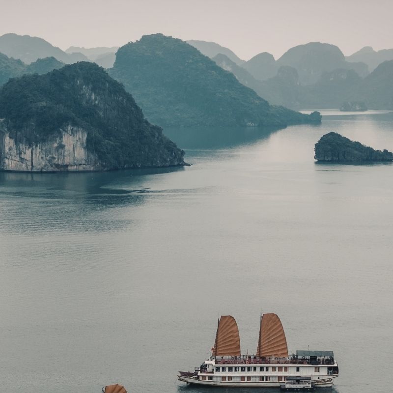 Vietnam Sun & Sea Adventure – 18 Days