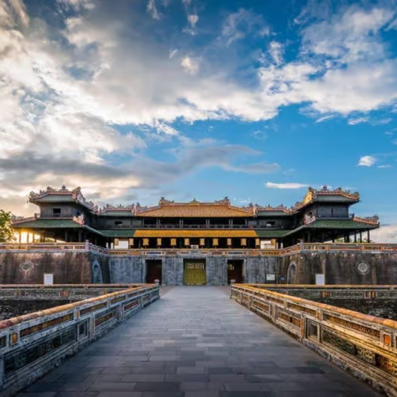 Vietnam Sun & Sea Adventure – 18 Days