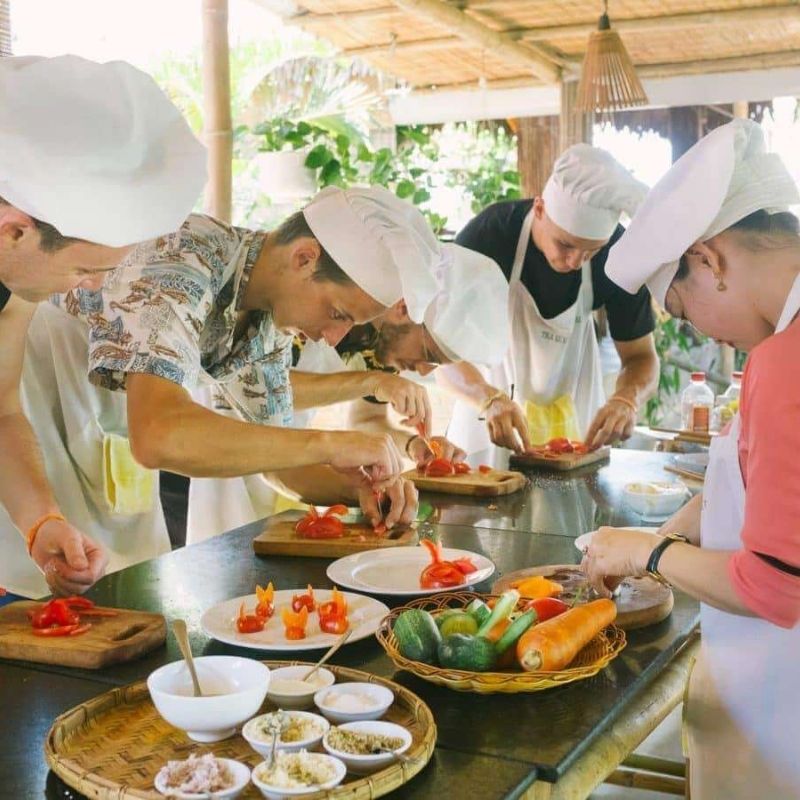 Vietnam Sun & Sea Adventure – 18 Days