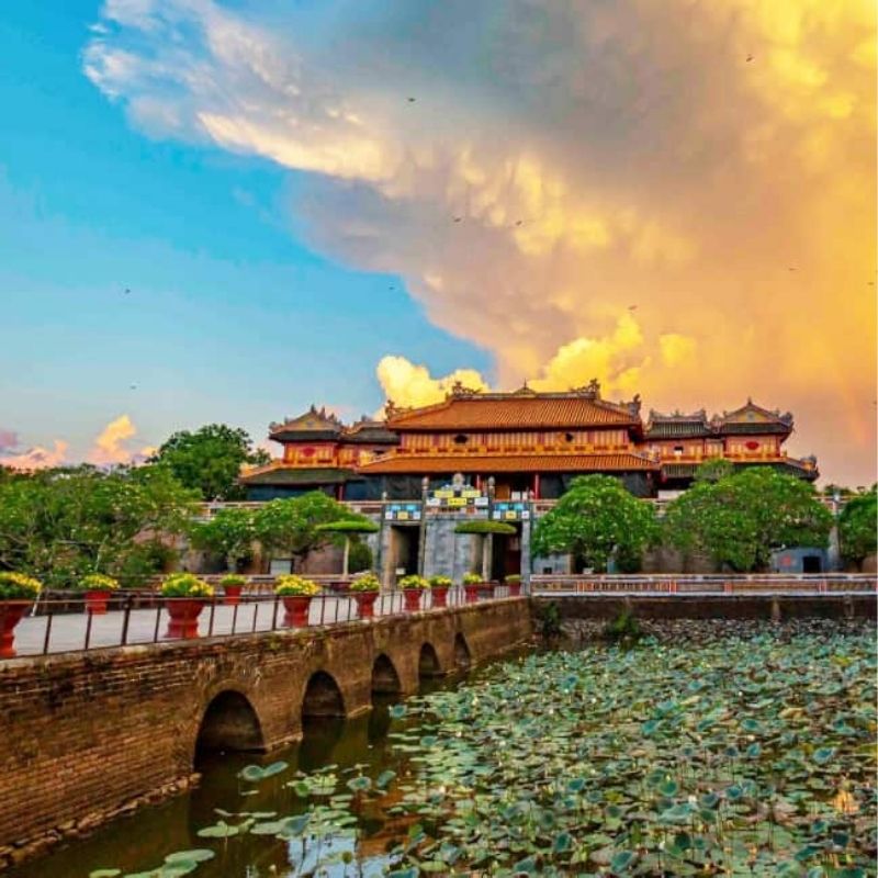 Vietnam at a Glance Tour 10 Days Ho Chi Minh City – Mekong Delta – Hoi An – Hue – Hanoi – Halong Bay