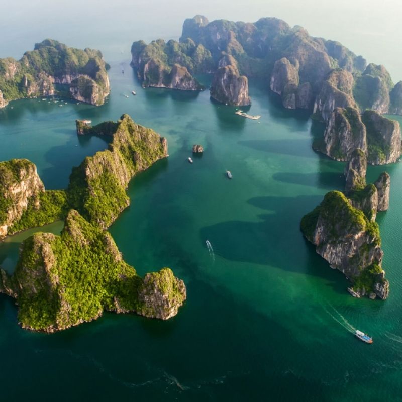 Vietnam at a Glance Tour 10 Days Ho Chi Minh City – Mekong Delta – Hoi An – Hue – Hanoi – Halong Bay