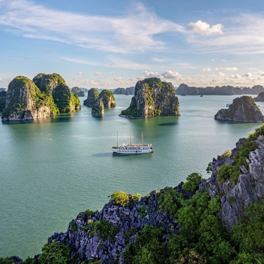 Bai Tu Long Bay Cruises
