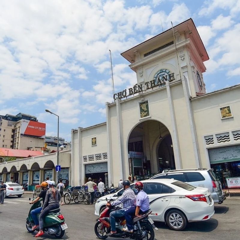 Ho Chi Minh City Motorbike Tour – Classic City Highlights and War History Exploration 4 Hours