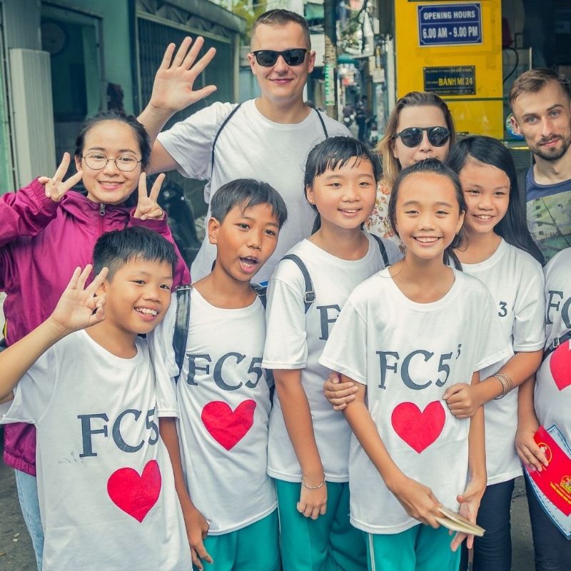 Saigon Cyclo Food and Sight Tour – City Highlights and Street Food Experience 4 Hours