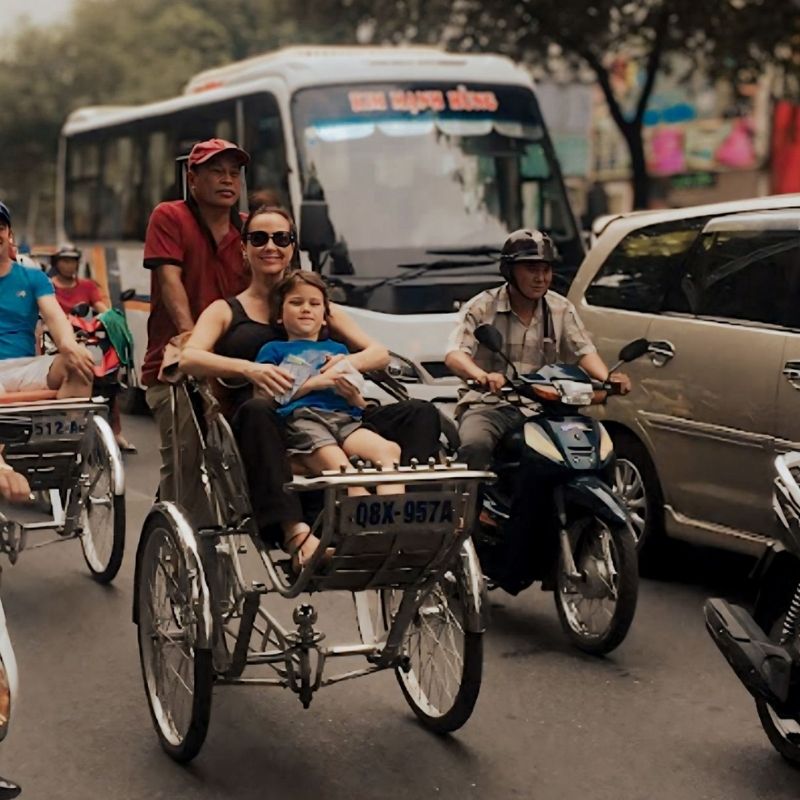 Saigon Cyclo Food and Sight Tour – City Highlights and Street Food Experience 4 Hours