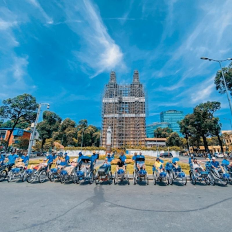 Saigon Cyclo Tour with Guide – City Highlights or Local Experience