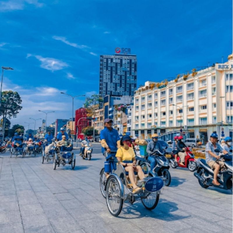 Saigon Cyclo Tour with Guide – City Highlights or Local Experience