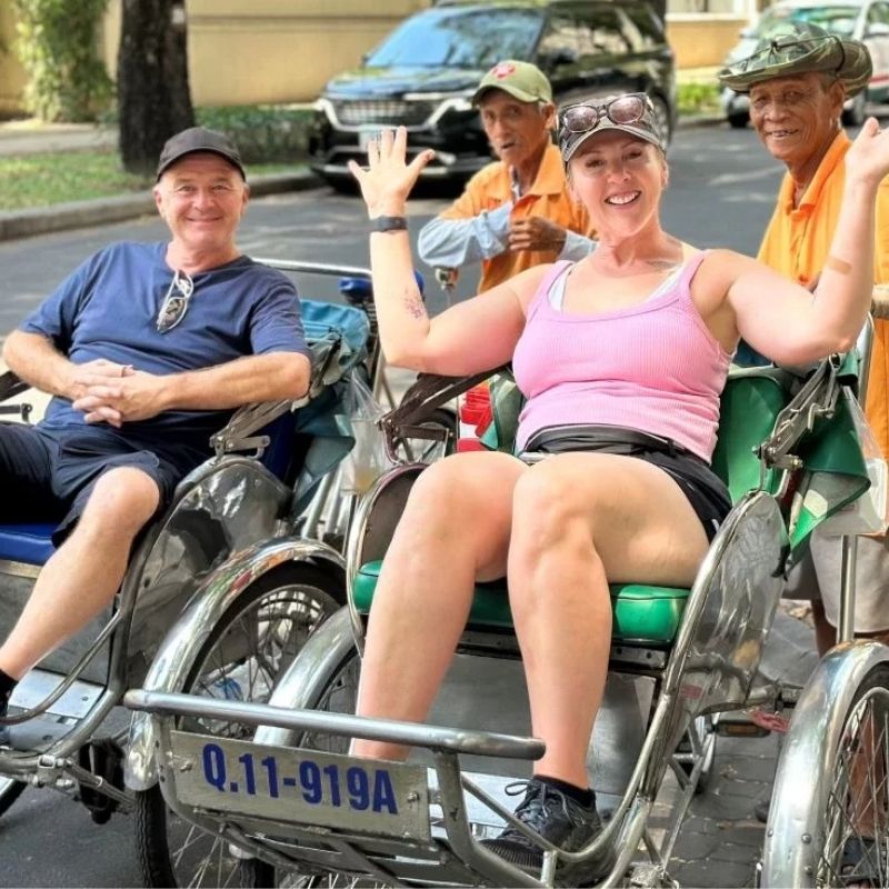 Saigon Cyclo Tour with Guide – City Highlights or Local Experience