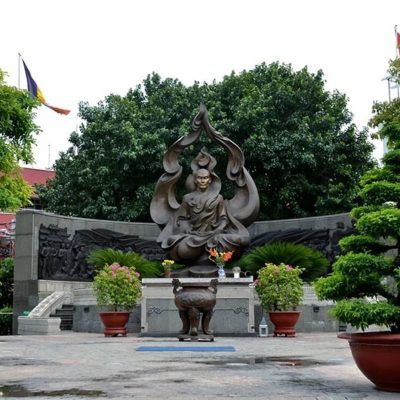 Saigon Food and Sight Motorbike Tour – Street Food, Landmarks and Hidden Gems 4 Hours