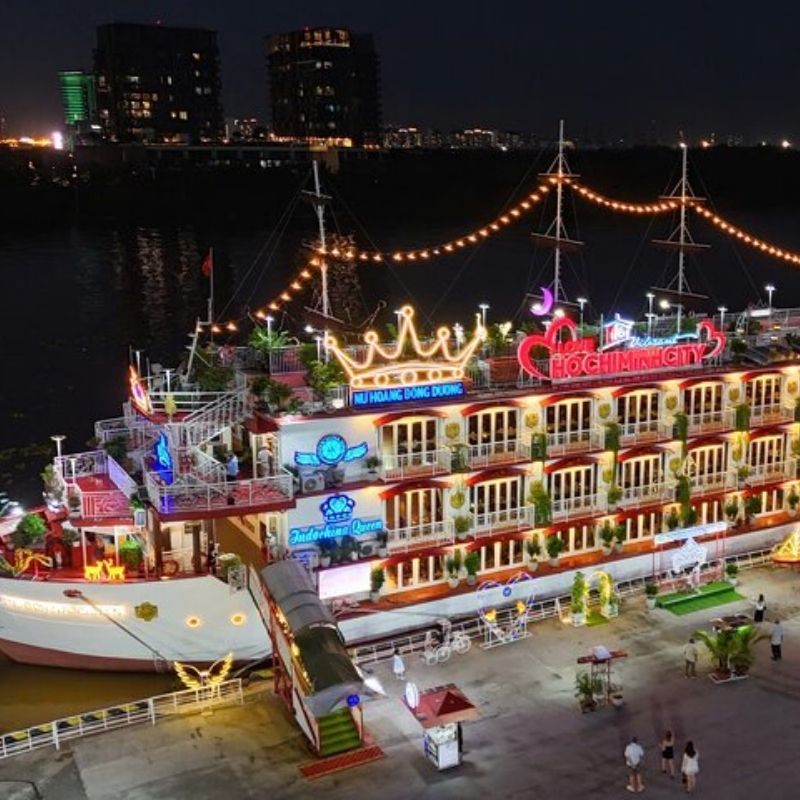 Saigon Night Cyclo & Dinner Cruise – Romantic River Experience