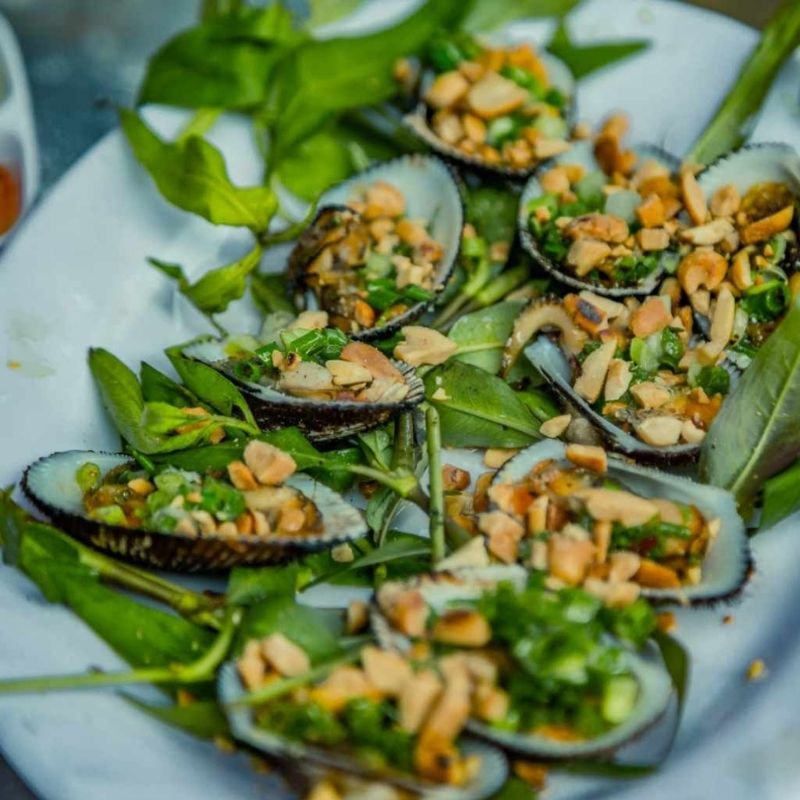 Saigon Street Food Motorbike Tour – Classic Local Food Experience 4 Hours