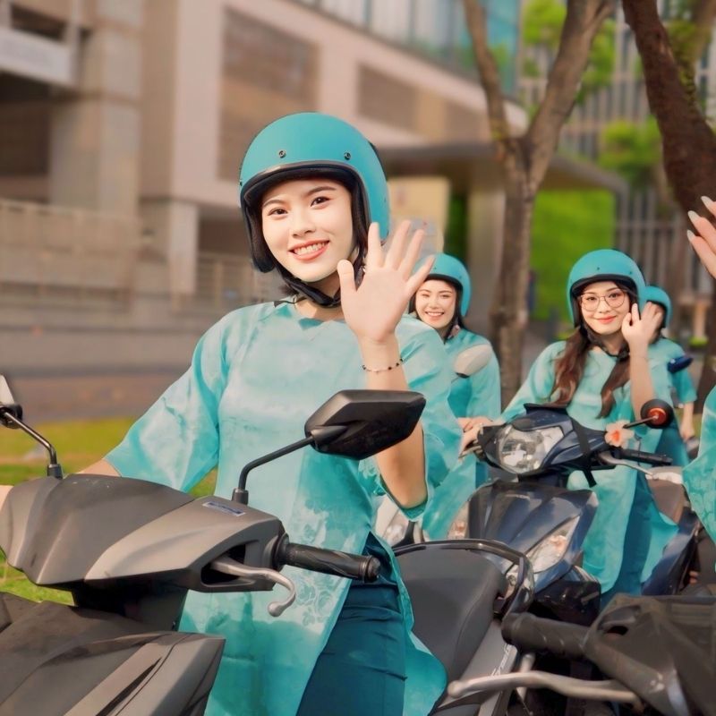 Saigon Street Food Motorbike Tour – Classic Local Food Experience 4 Hours