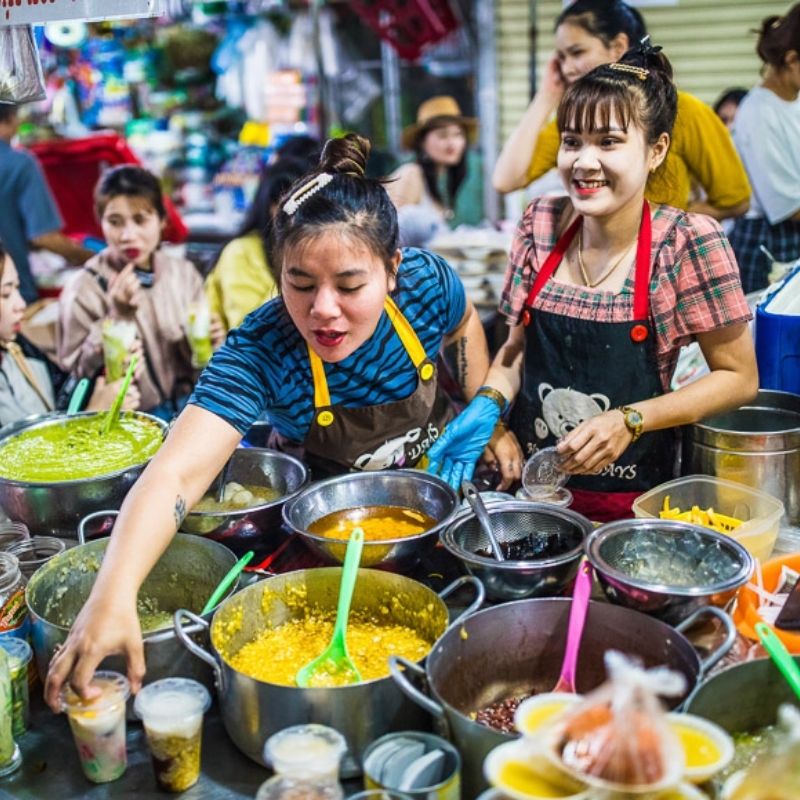 Saigon Walking Food Tour – Local Street Food Experience