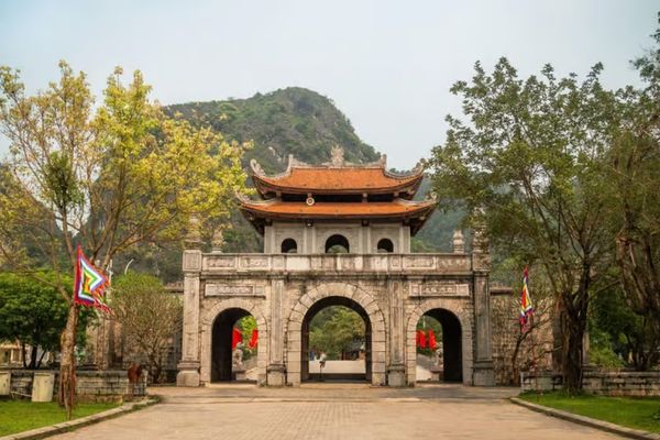Ninh Binh – Ha Long Bay – Hanoi (3 Days 2 Nights)