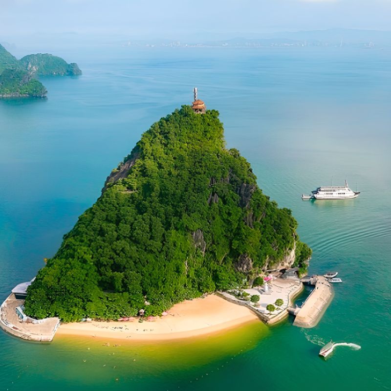 2-Day Ninh Binh & Halong Bay Tour from Hanoi – Hoa Lu, Tam Coc, Mua Cave & Luxury Cruise
