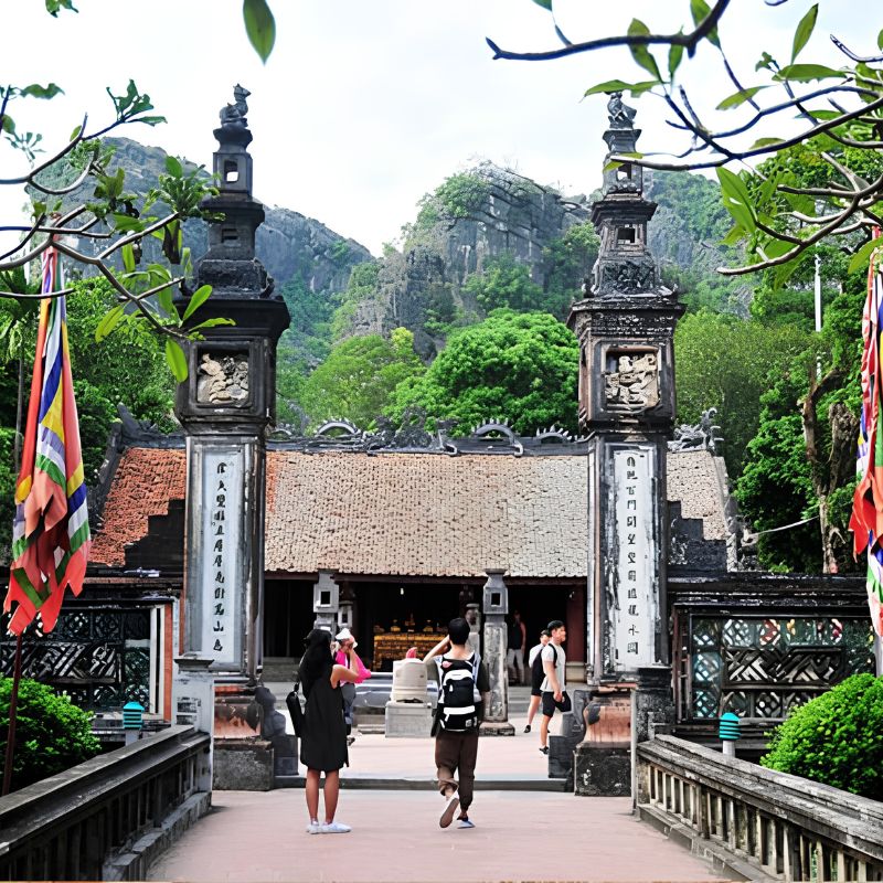 From Hanoi to Mai Chau - Pu Luong - Ninh Binh - Hanoi 3 Day Nature & Cultural Discovery