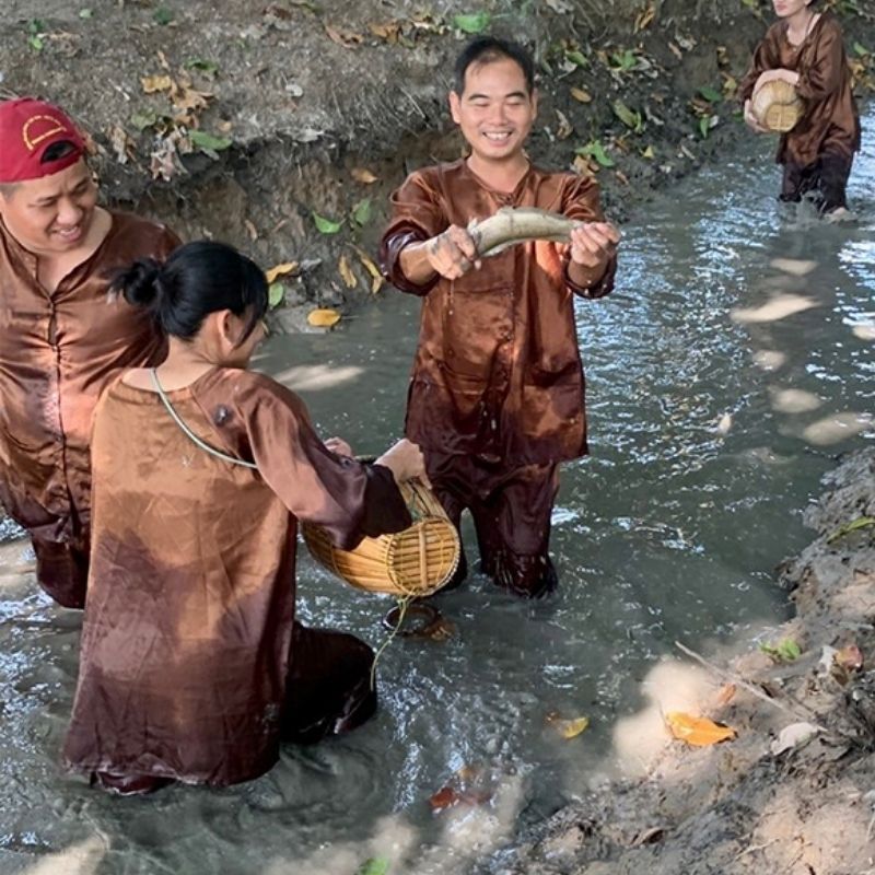 Local Fishing by Nom 1.5-Hour Local Fishing Experience At Ninh Binh