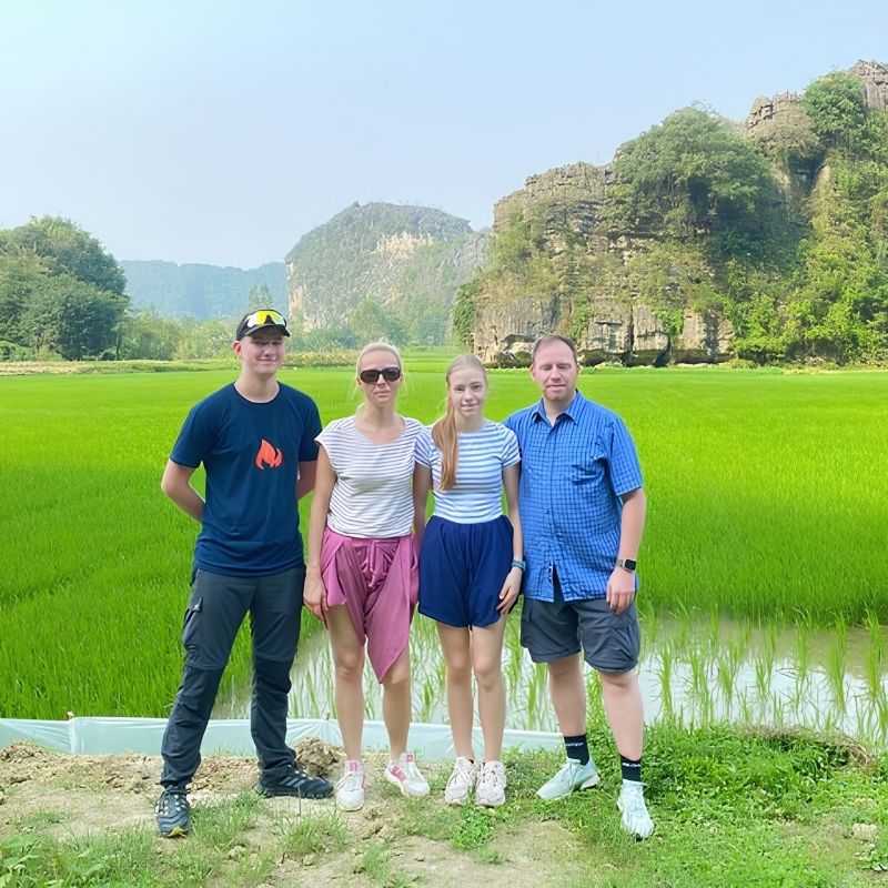 Rice Planting Experience in Tam Coc 1.5-Hour Traditional Farming Tour