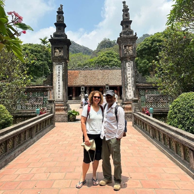 2-Day Thien Ha Cave & Ninh Binh Nature, Culture & Cycling Tour