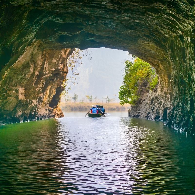 Private Ninh Binh Day Tour Thien Ha Cave, Hoa Lu & Mua Cave