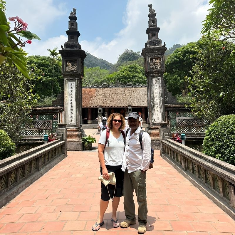 Private Ninh Binh Day Tour Thien Ha Cave, Hoa Lu & Mua Cave