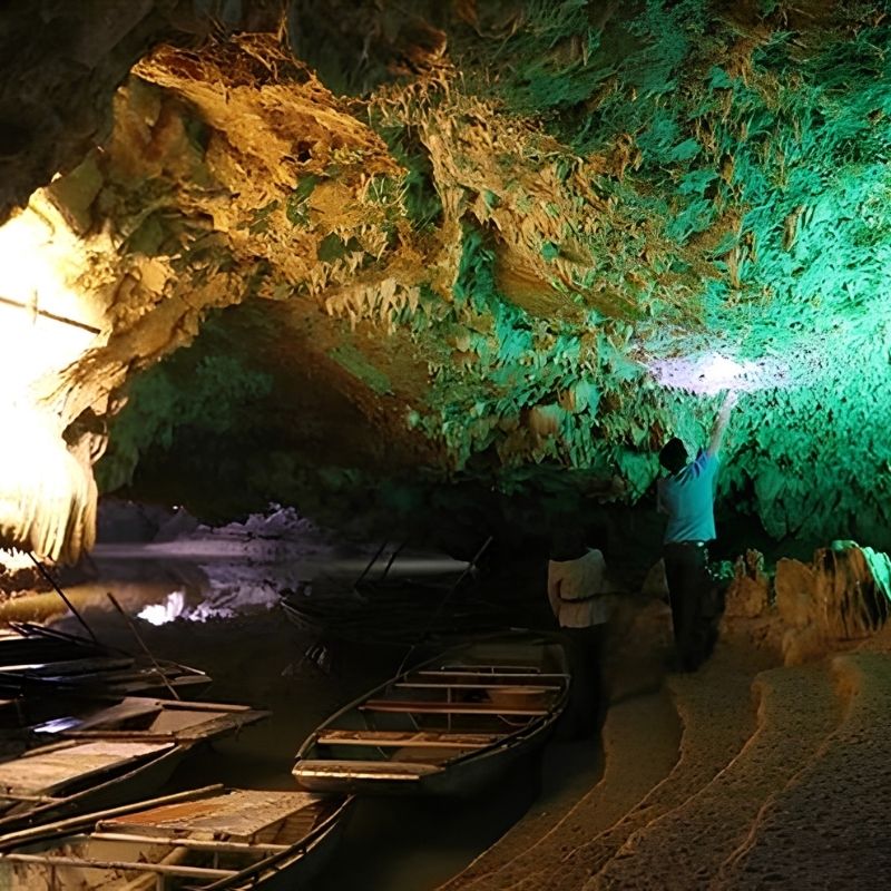 Private Ninh Binh Day Tour Thien Ha Cave, Hoa Lu & Mua Cave