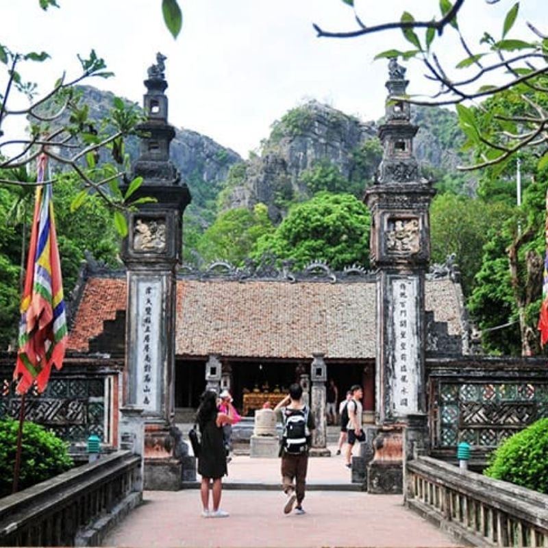 Private Ninh Binh Day Tour Thien Ha Cave, Hoa Lu & Mua Cave