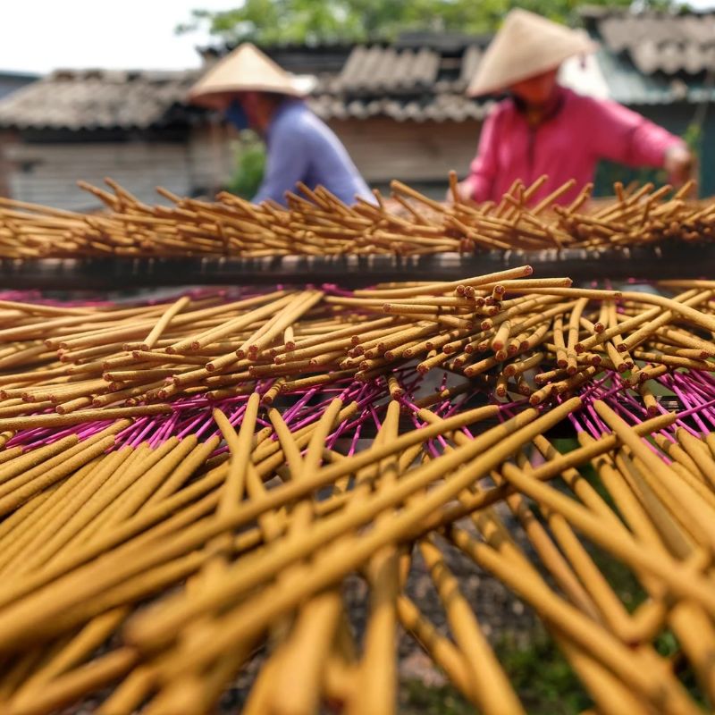 One Day Private Tour Perfume Pagoda & Quang Phu Cau Incense Village