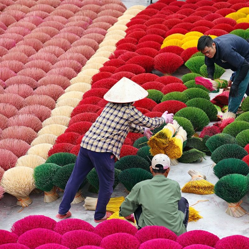 One Day Private Tour Perfume Pagoda & Quang Phu Cau Incense Village